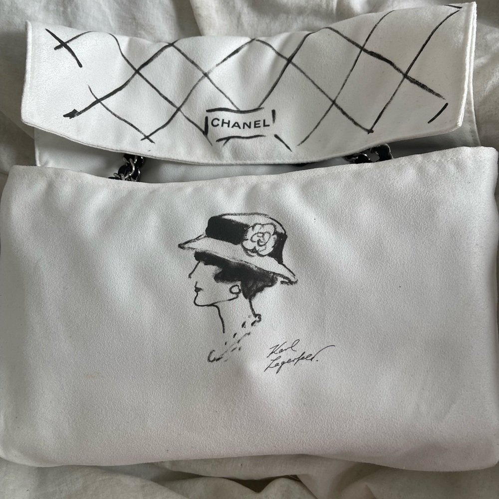 Classic medium black caviar chanel bag. Original. No signs of wear with receipt - Picture 5 of 9